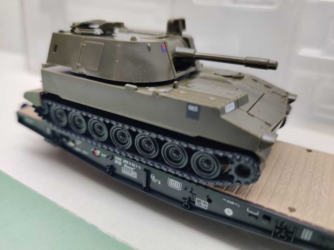 Roco H0 DC 67475 Schwerlastwagen Rlmmp belg. Panzerhaubitze M108 / NEM / DB / OVP