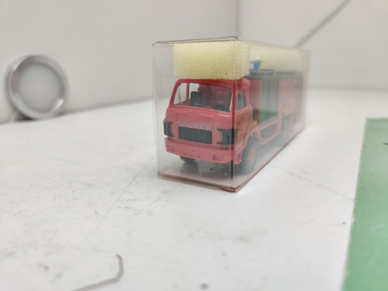 Saurer H0 / 1:87 / 424 / D290/330 Feuerwehr Rosenbauer / OVP