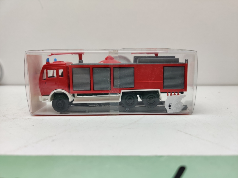 Saurer H0 / 1:87 / 440 / Mercedes / Ziegler Tanklöschfahrzeug TLF32/20-15 / OVP