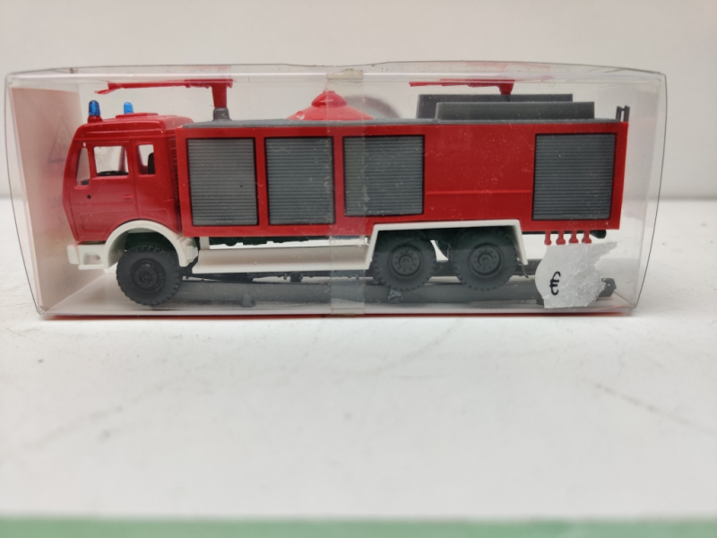 Saurer H0 / 1:87 / 440 / Mercedes / Ziegler Tanklöschfahrzeug TLF32/20-15 / OVP