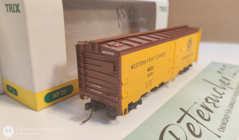 Trix H0 AC 24902-12 US Güterwagen "Western Fruit Express" / RP25 / NEM Schacht / USA / OVP