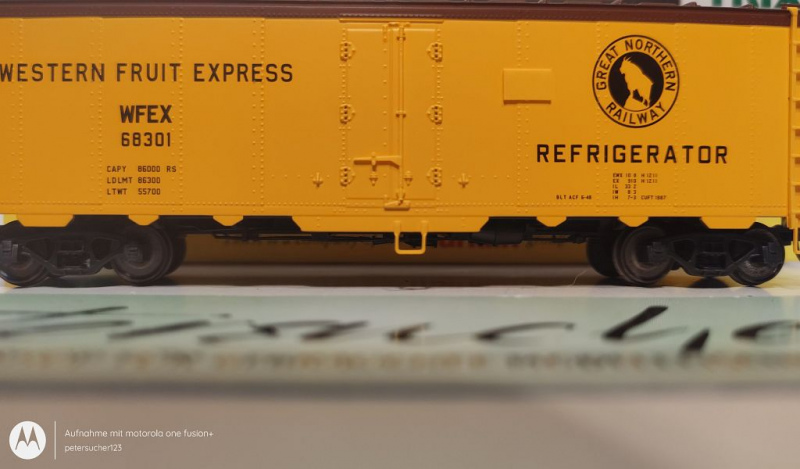 Trix H0 AC 24902-12 US Güterwagen "Western Fruit Express" / RP25 / NEM Schacht / USA / OVP