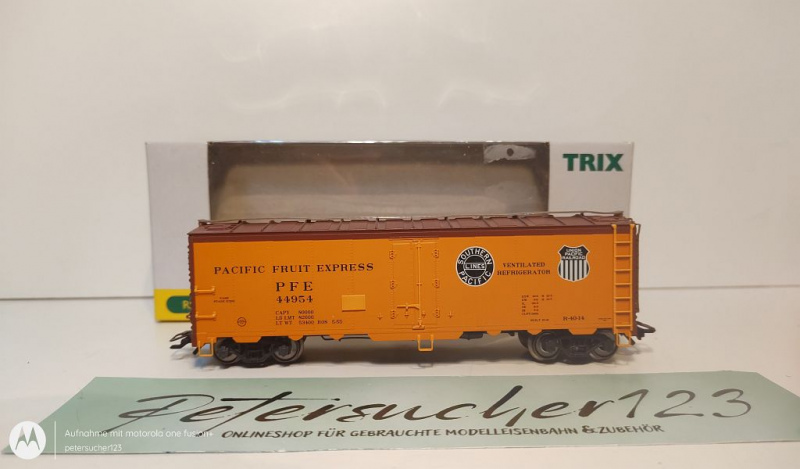 Trix H0 AC 24906-1 US Güterwagen "Pacific Fruit Express" / RP25 / NEM Schacht / USA / EVP