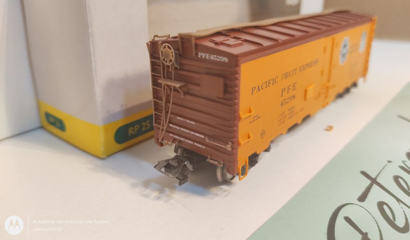 Trix H0 AC 24906-2 US Güterwagen "Pacific Fruit Express" / RP25 / NEM Schacht / USA / OVP
