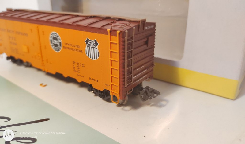 Trix H0 AC 24906-2 US Güterwagen "Pacific Fruit Express" / RP25 / NEM Schacht / USA / OVP