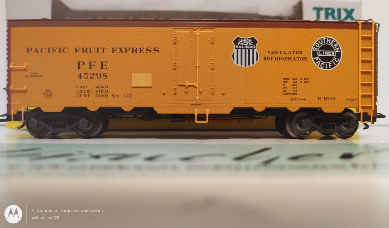 Trix H0 AC 24906-2 US Güterwagen "Pacific Fruit Express" / RP25 / NEM Schacht / USA / OVP