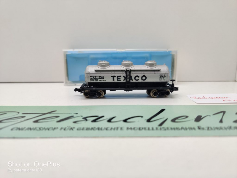Spur N DC US-Kesselwagen "Texaco" / 3 Dome / 4-achsig / T.X.C. 2266 / Ersatz-VP