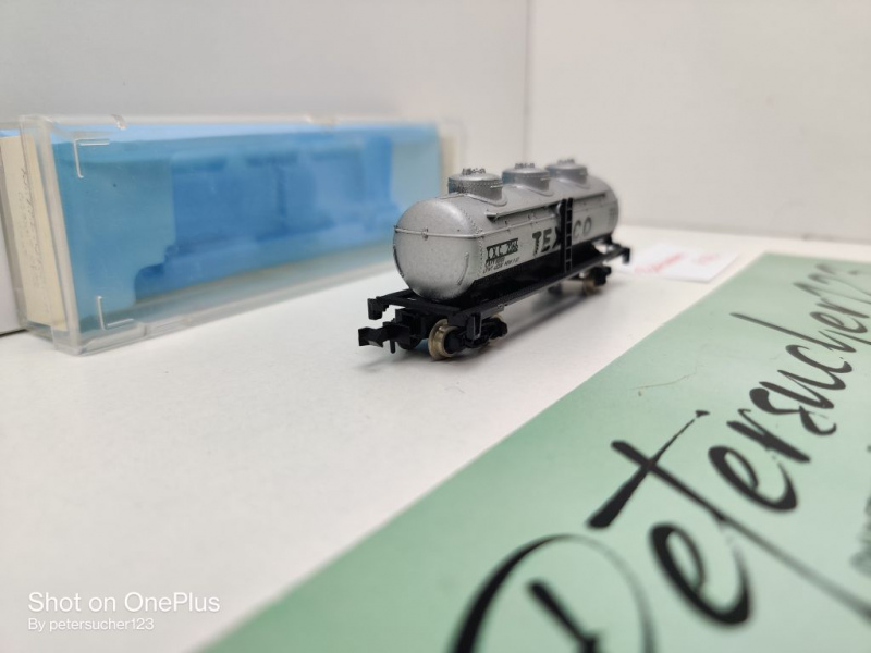 Spur N DC US-Kesselwagen "Texaco" / 3 Dome / 4-achsig / T.X.C. 2266 / Ersatz-VP