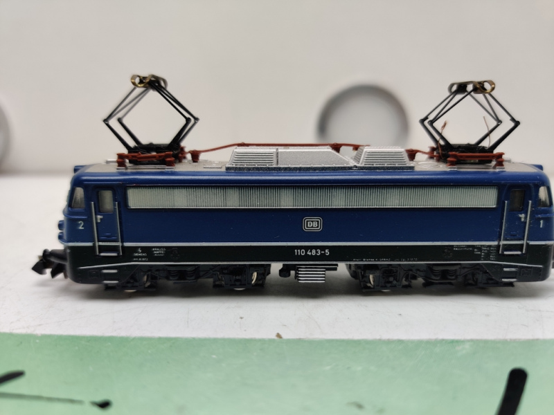 Trix N DC 12054 / BR110 483-5 Elektrolok / DB / Blau / Analog