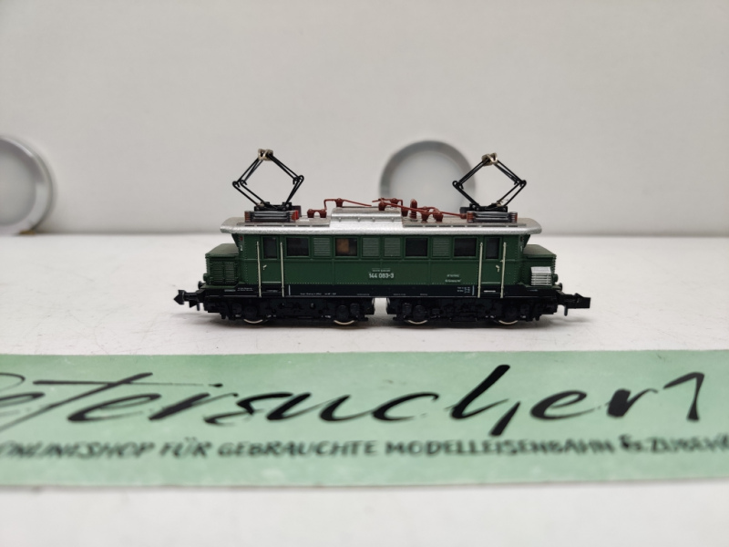Trix N DC 2033 / BR144 083-3 Elektrolok / DB / Grün / Analog