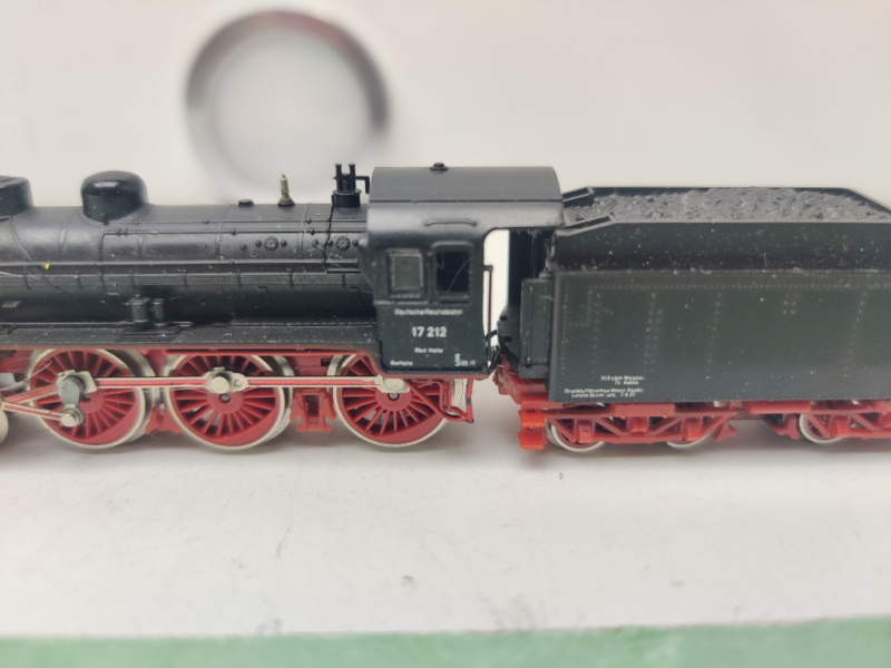 Trix N DC 2077 / BR17 212 Dampflok Schlepptender / DRG / Schwarz / Analog