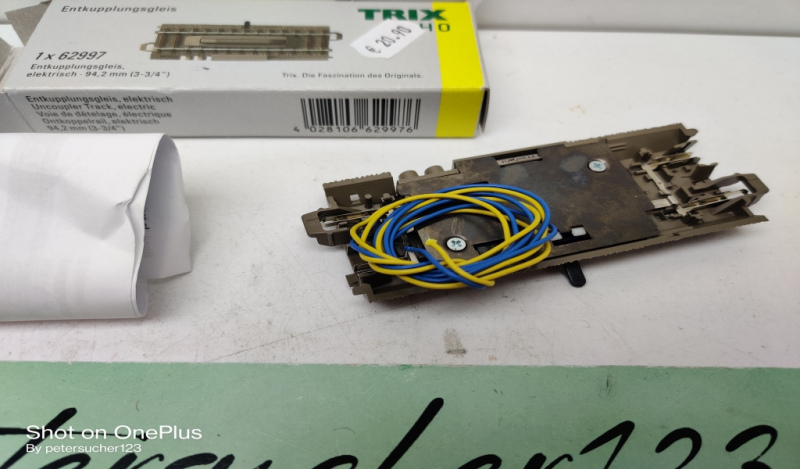 Trix H0 62997 / 1 x GERADES Entkupplungsgleis elektrisch / 94,2mm / OVP