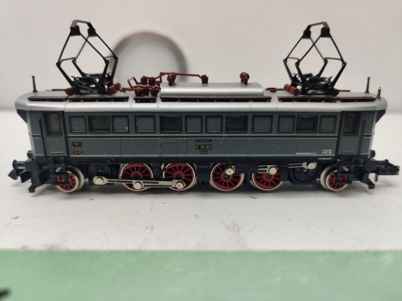 Trix N DC 22432 /  E75 02 Elektrolok / Grau / Analog / DR