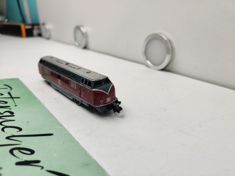 Mini Trix N DC 16201 / V200 137 Schwere Diesellok / Rot / Analog