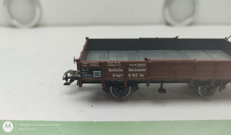 Trix H0 AC 23588 Niederbordwagen ohne Rungen mit Bremserhaus / NEM / DRG