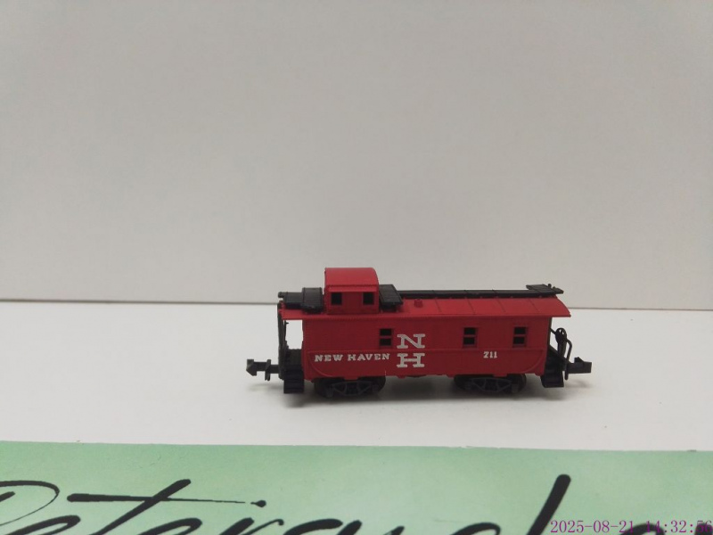 Minitrix N DC Güterzug Begleitwagen / Z11 / US Bauart / New Haven / rot