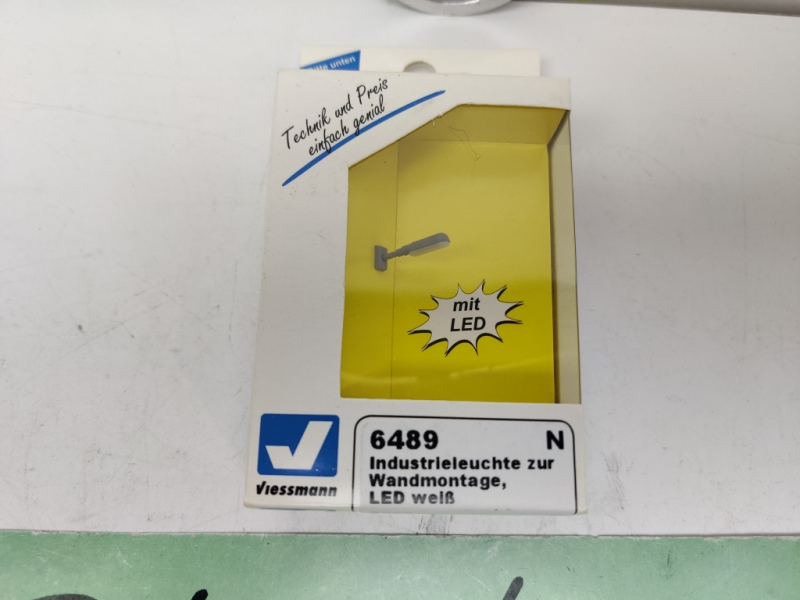 Viessmann N DC 6489 Industrieleuchte / Wandmontage / Led weiß / OVP