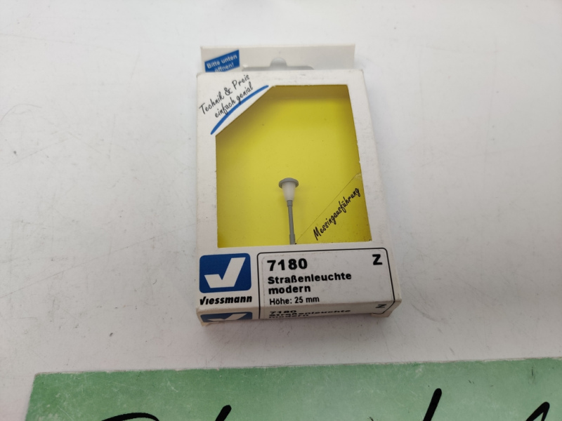 Viessmann H0 7180 Straßen Leuchte modern / Höhe 25 mm / OVP 