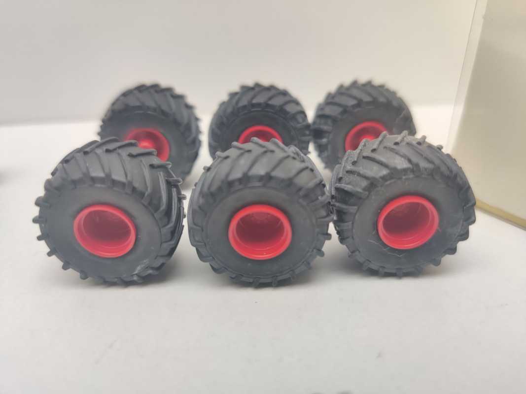 Wiking H0 014 02 26 Breitreifen Fendt Favorit 716 Vario 3x rot 1x gelb / 1:87 / OVP