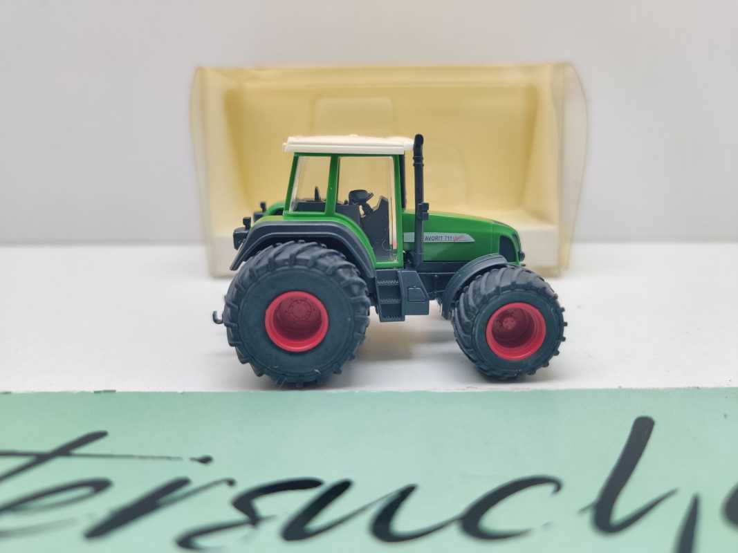 Wiking H0 377 40 31 Landw. Schlepper "Fendt Traktor 711 Vario" / 1:87 / OVP