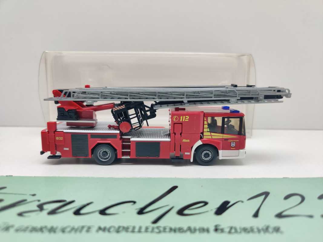 Wiking H0 0628 47 Hubrettungsbühne Metz B32 (MB Econic) / 1:87 / OVP