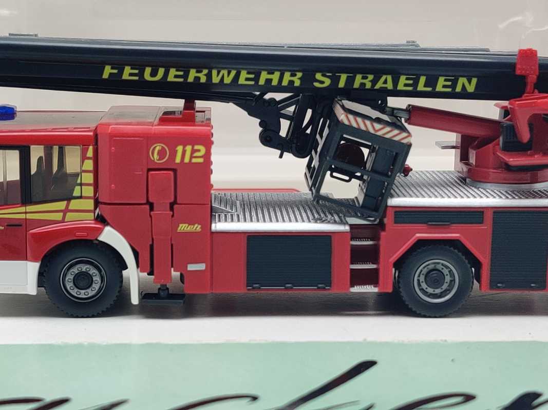 Wiking H0 0628 47 Hubrettungsbühne Metz B32 (MB Econic) / 1:87 / OVP