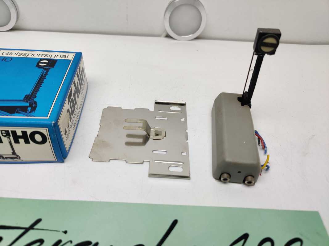 MÄRKLIN H0 1 x Hauptsignal / Sperrsignal 7042 / M-Gleis / Kurze Kabel / OVP