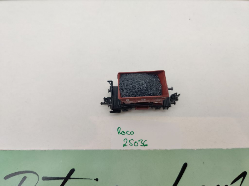 Roco N DC 25036 Schotterwagen mit Schotterladung Otm36 / DB