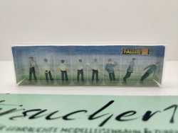 Faller H0 156001 Figuren-Set "Soldaten a.d. Kasernengelände" / 8 Figurinen / OVP