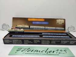 Mini Club / Märklin Z DC 8105 /  Personenzug „Flughafen Frankfurt – Ihr Zug zum Flug“/ OVP / Lok Defekt