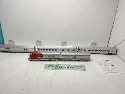 Märklin / AC / H0 / USA EMD F 7 + 3 Anhänger aus 37622 Diesellok  Santa Fee / Delta Digital