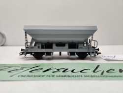 Märklin H0 AC 645 0 073-2 / zweiachsigen Drehschieber-Seitenentladewagen / Bauart Fcs / SBB / CFF / FFS