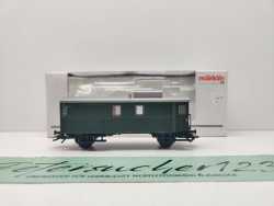 Märklin H0 47329 / zweiachsiger gedeckter Güterwagen der Bauart Gbs 254 / DB