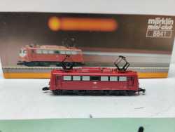 MÄRKLIN Z DC 8841 / Elektrolokomotive / BR 110 216-9 / DB / Rot  / Analog / OVP