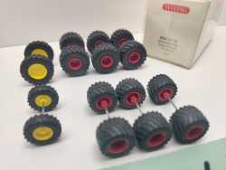 Wiking H0 014 02 26 Breitreifen Fendt Favorit 716 Vario 3x rot 1x gelb / 1:87 / OVP